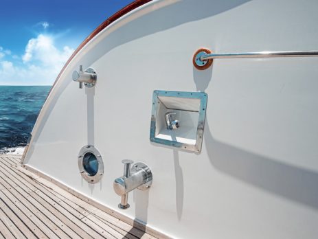 Yat, Deniz Yapıları ve Bağlantı Elemanları